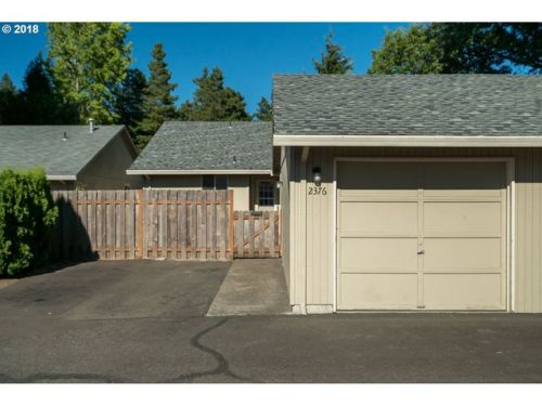 2376 Dove St, Beaverton, OR 97123-8389