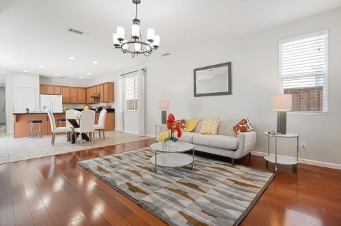 646 Del Prado St, Tracy, CA 95391-1255