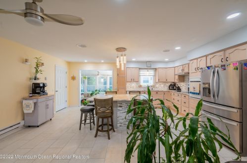 8 Monmouth Ln, Lakehurst NJ  08759-1742 exterior
