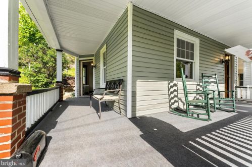 703 Northampton St, Bangor, PA 18013-2844