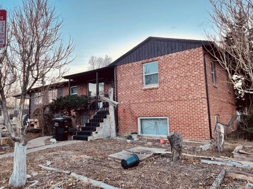 3355 Jackson St, Denver, CO 80205-3831