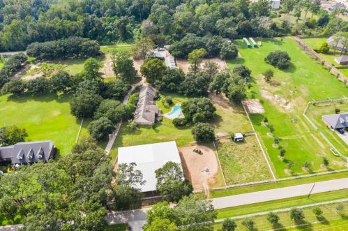 25229 Hufsmith Cemetery Rd, Tomball, TX 77375-2587