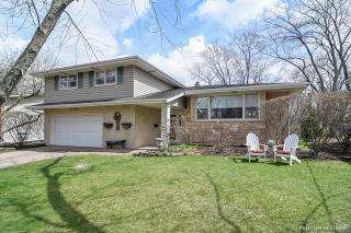 212 Richard Rd, Naperville, IL 60540-5631