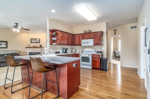 370 Heartland Dr, Mokena, IL 60451-3912