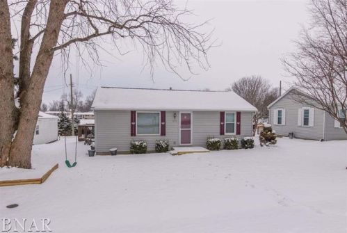 507 Walnut St, Hudson, IL 61748-7648