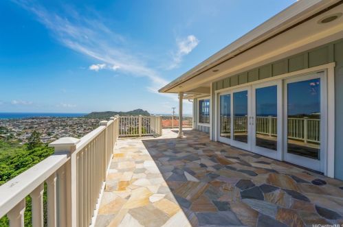 1717 Iwi Way, Honolulu HI  96816-3826 exterior