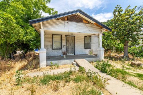 315 Sutter Ave, Modesto, CA 95351-3208