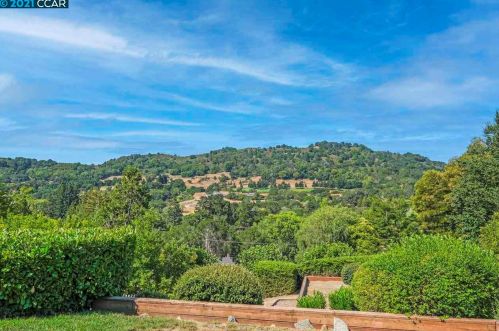 24 Whitehall Dr, Orinda, CA 94563-4226