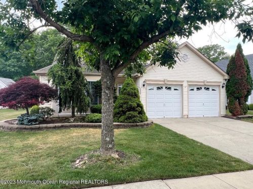 18 Shadow Creek Ct, Jackson Twp, NJ 08527-4043