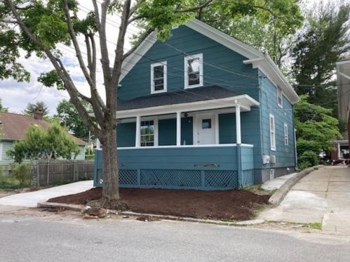 66 Lawn St, Providence, RI 02908-4043