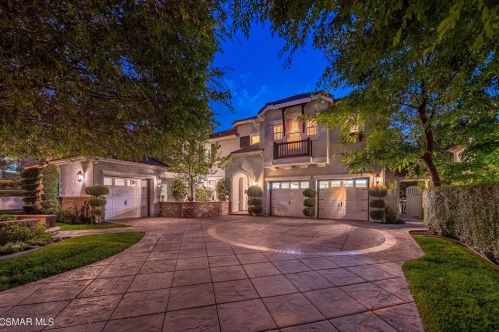 595 Rustic Hills Dr, Simi Valley, CA 93065-8204