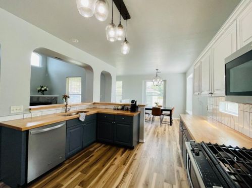 110 Hogan, Uhland TX  78640-5400 exterior