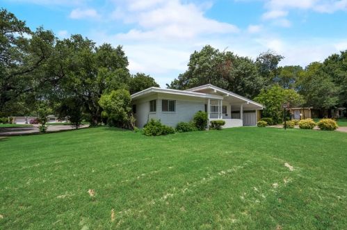 8332 Carrick St, Fort Worth TX  76116-6818 exterior