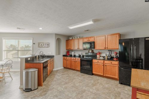201 Timber Chase Ln, Lexington, SC 29073-9751