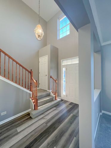 422 Red Sky Dr, Saint Charles, IL 60175-6556