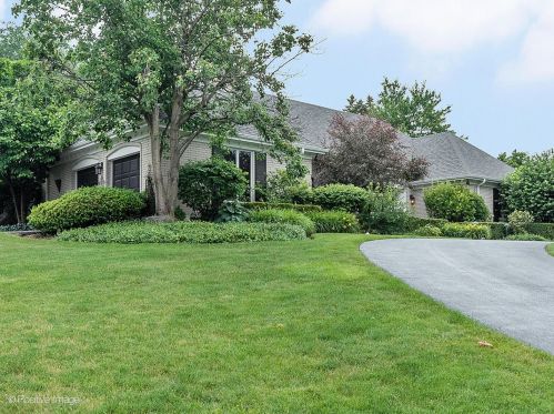 5 Regent Dr, Oak Brook, IL 60523-1742