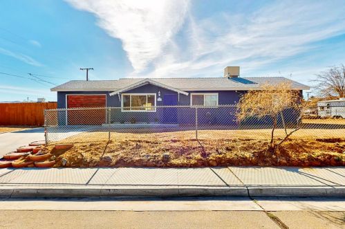 1033 Bataan Ave, Ridgecrest, CA 93555-5161