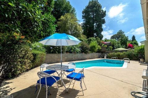 3451 Mevel Pl, Glendale CA  91214-1141 exterior