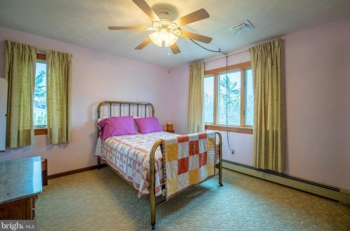 5160 Grandview Rd, Hanover PA 17331-7885 exterior