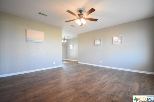112 Ben Wilson St, Victoria, TX 77901-8712