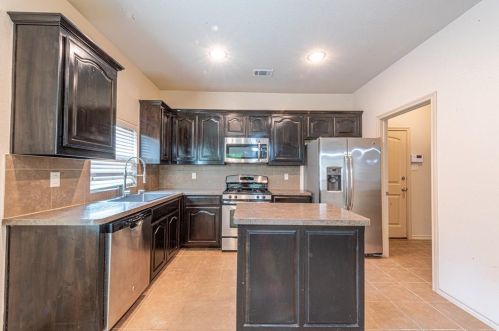 6673 Friendsway Dr, Fort Worth TX  76137-7541 exterior