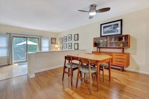 9 Whitney Ln, Glastonbury, CT 06033-2060