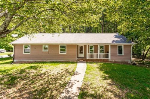 2726 Raven Wood Dr, Lithonia, GA 30078-3750