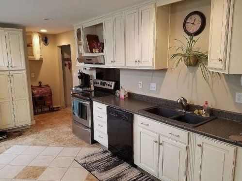 123 Mechanic St, Laconia, NH 03246-2531