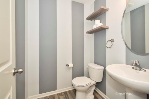 1108 Alta Vista Dr, Pingree Grove IL  60140-2058 exterior