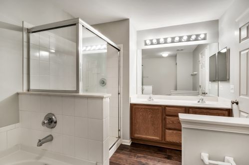 590 Yorkshire Ln, Pingree Grove IL  60140-9159 exterior