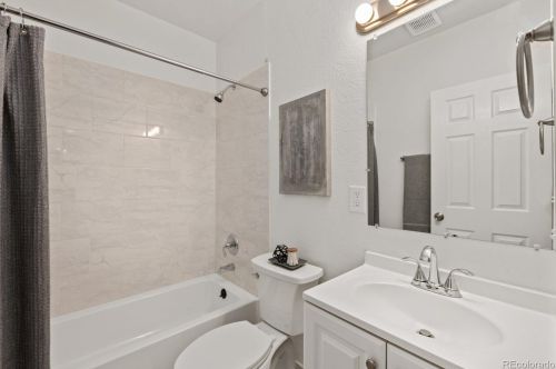 5421 Eaton Park Way, Aurora CO 80016-4292 exterior