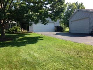 8641 Sunset Ct, Byron, IL 61010-9002