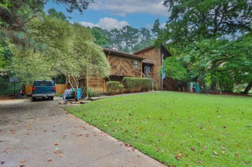 2002 Elmpark Ln, Lithonia, GA 30078-2879