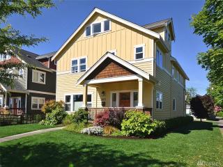 8073 Earl Ave, Seattle, WA 98117-4529