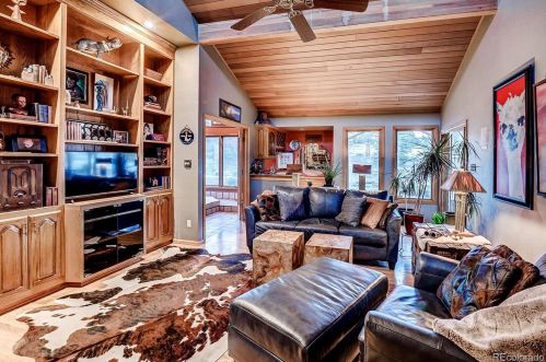 19285 Briarwood Dr, Aurora CO 80016-2132 exterior