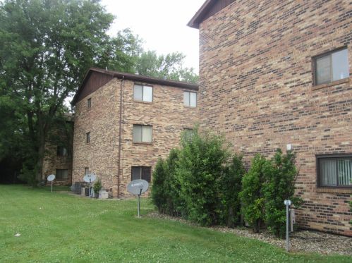 1255 Cunningham Dr, Calumet City, IL 60409-5648