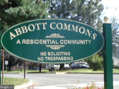 38 Topaz Ln, Trenton NJ 08690-3614 exterior