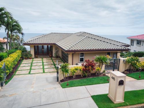 445 Maono Loop, Honolulu HI  96821-2526 exterior