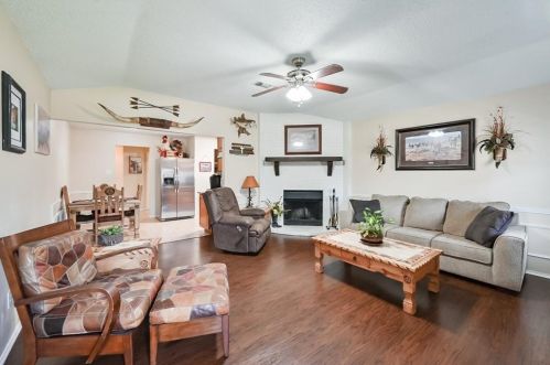 533 Mockingbird Dr, Midlothian TX  76063-1533 exterior