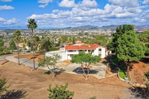 1250 Vista Colina Dr, San Marcos, CA 92078-1356