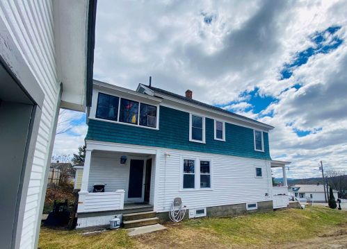 17 Columbus Cir, Unity, NH 03773-1222