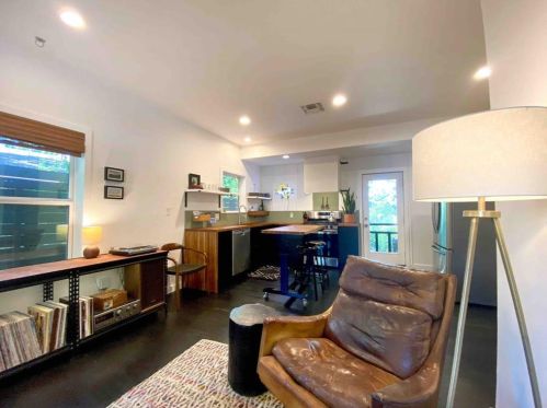 1801 Adina St, Austin TX  78721-1509 exterior