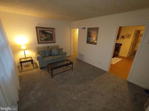 6 Aberdeen Ave, Aberdeen, MD 21001-3802