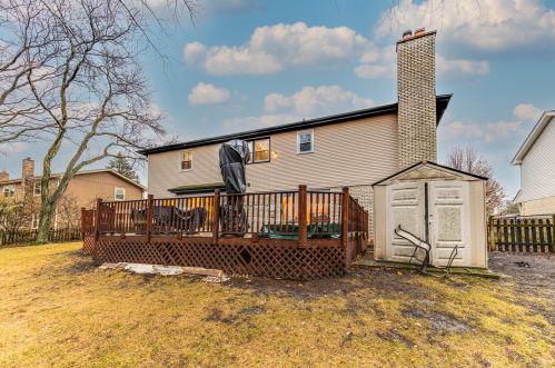 1020 Summit Dr, Bannockburn IL  60015-1823 exterior