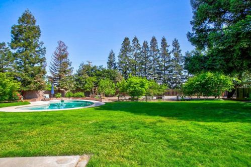 2813 Tioga Ave, Valley Home, CA 95361-8024