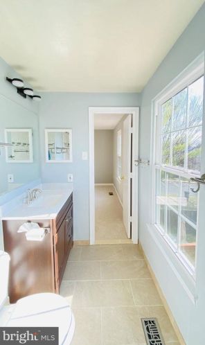 4 Dinsdale Ct, Silver Spring MD exterior