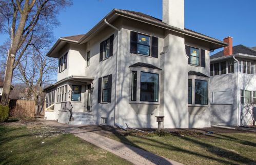 721 Columbian Ave, Oak Park, IL 60302-1555