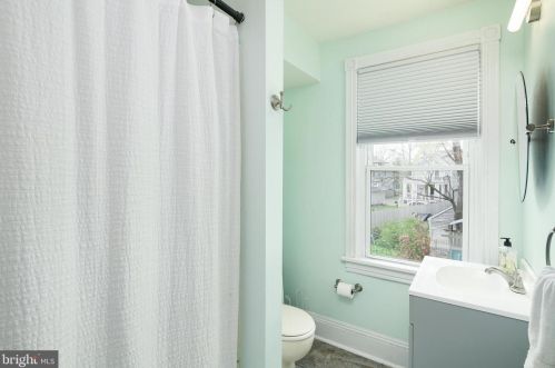 212 Atlantic Ave, Haddonfield NJ 08033-3334 exterior