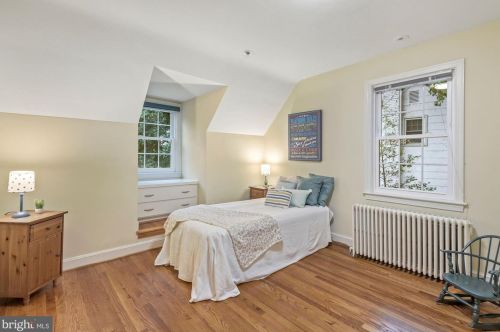 8024 Glenside Dr, Silver Spring MD 20912-7326 exterior