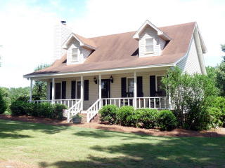 1222 Woodlawn Rd, Greenwood, SC 29646-7554